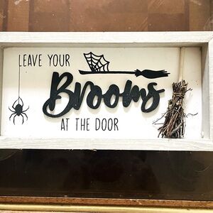 Halloween shelf decor